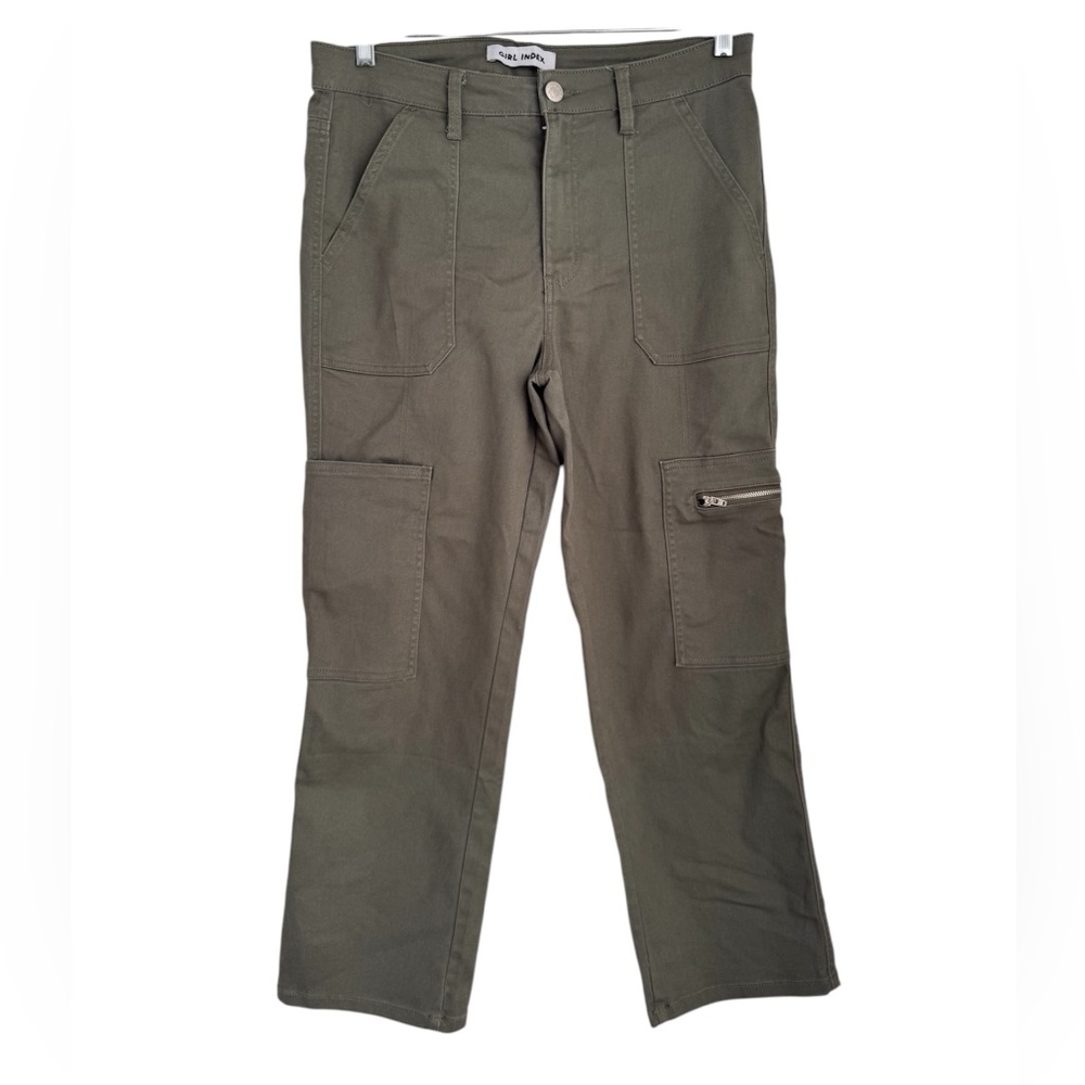 Green Cargo Pants with Relaxed Fit and Durable Fabric